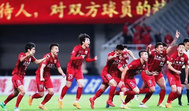 雷火电竞亚洲先驱-上港客场击败申花，保持领跑优势