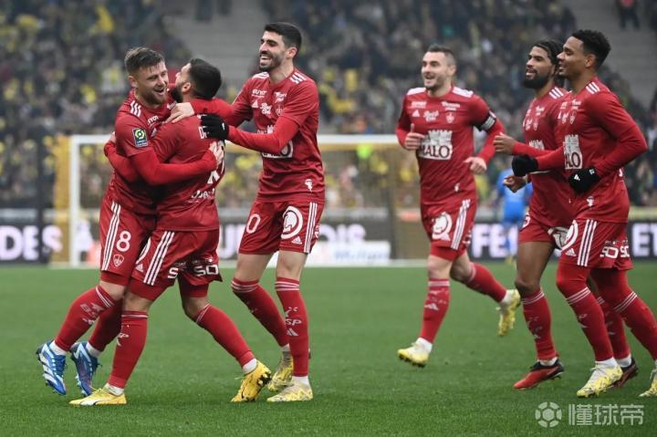 雷火电竞简介-雷恩主场迎战甘冈，争夺主场胜利