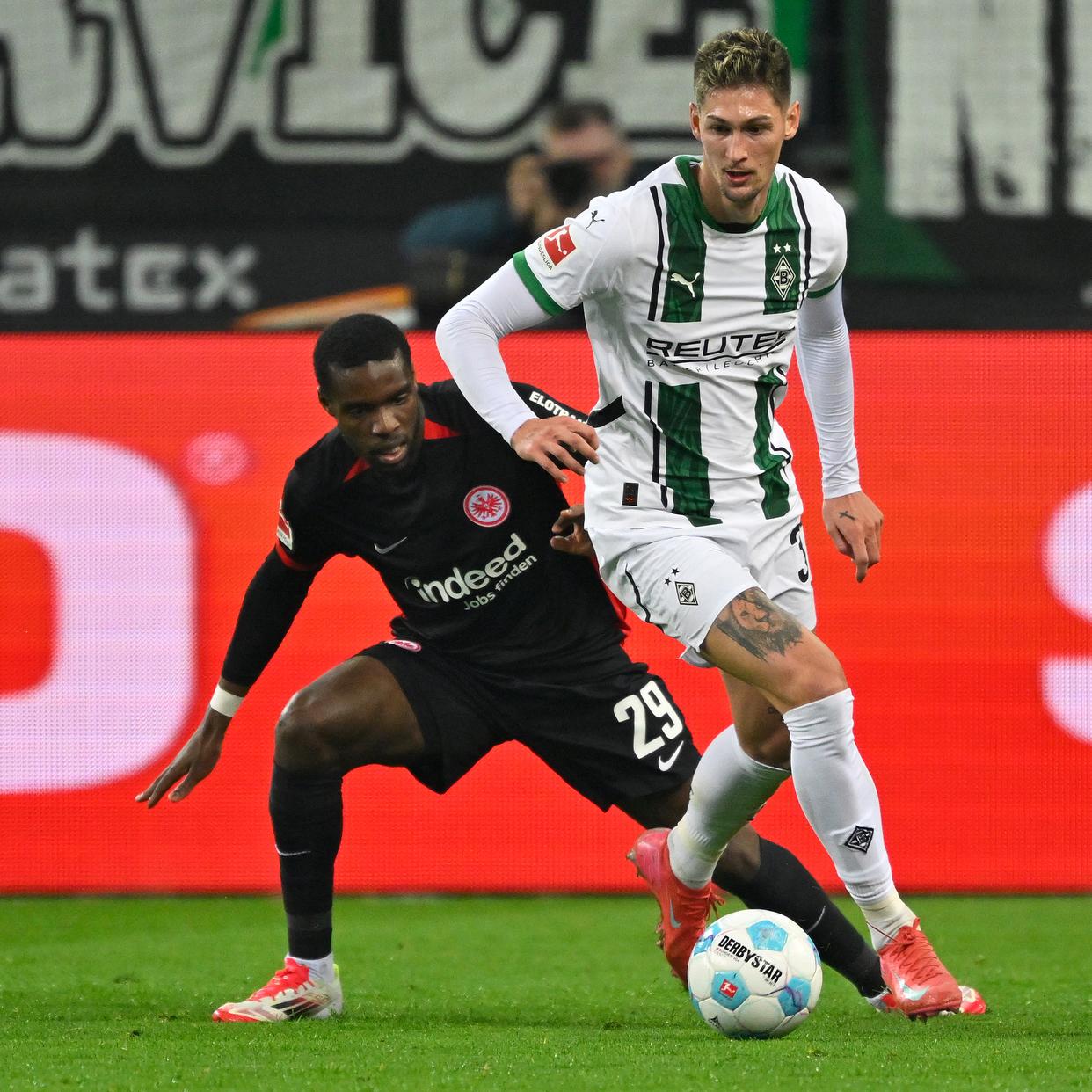 包含拉齐奥挑战门兴格拉德巴赫,决赛玩家晋级的词条 包含拉齐奥挑战门兴格拉德巴赫,决赛玩家晋级的词条