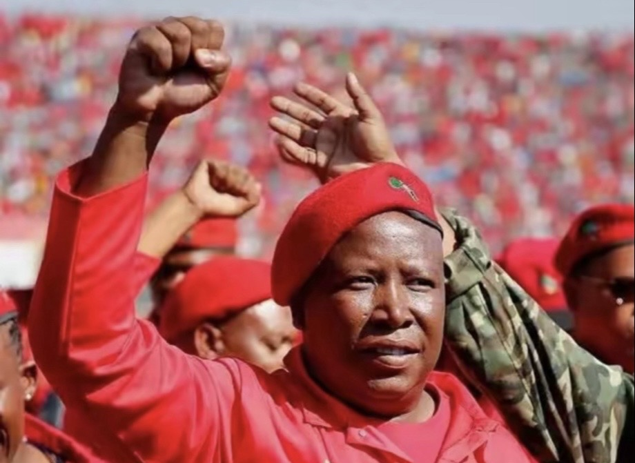 非洲球员个人风采独特，引发球迷关注的简单介绍