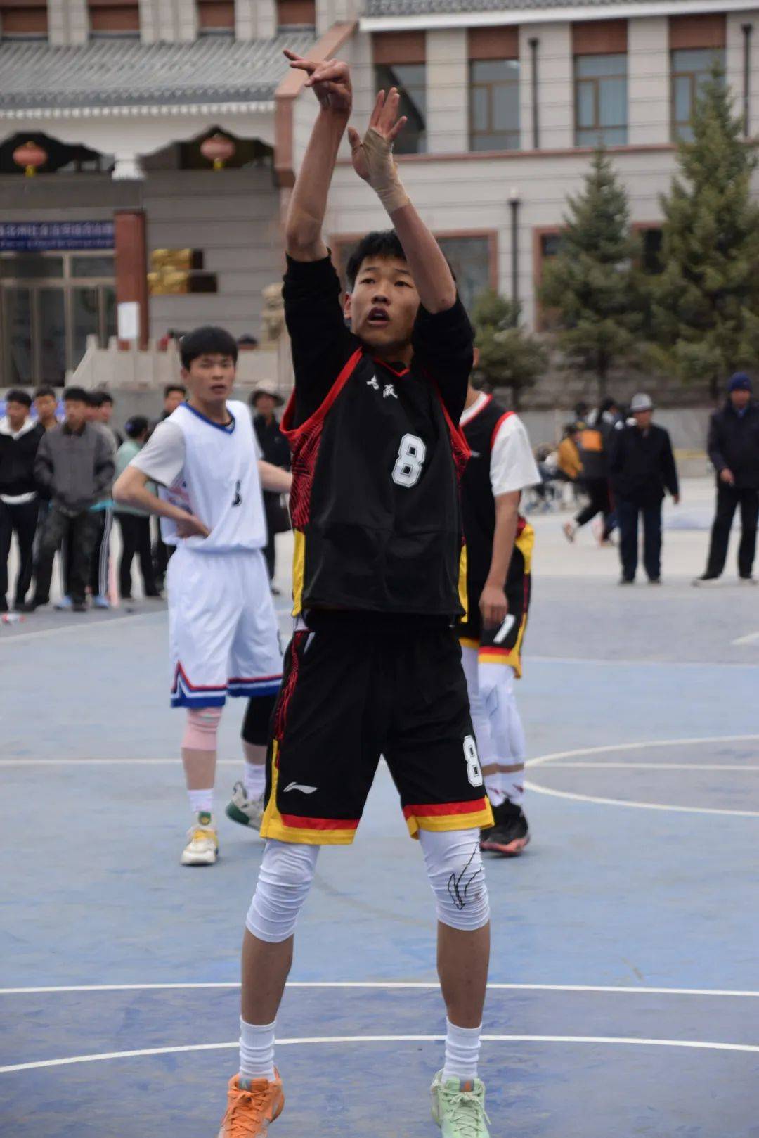 包含青海队的出色发挥引发全场欢呼的词条