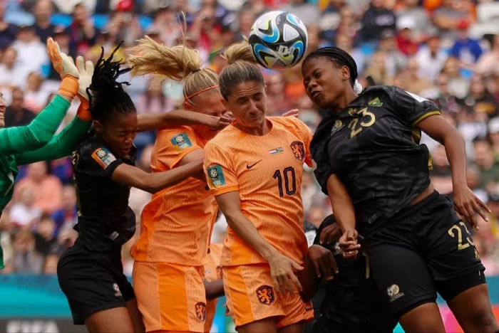 雷火电竞官网-荷兰女足战胜挑战，晋级半决赛