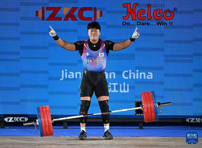 雷火电竞下载-韩国选手在举重赛中力挫对手的简单介绍