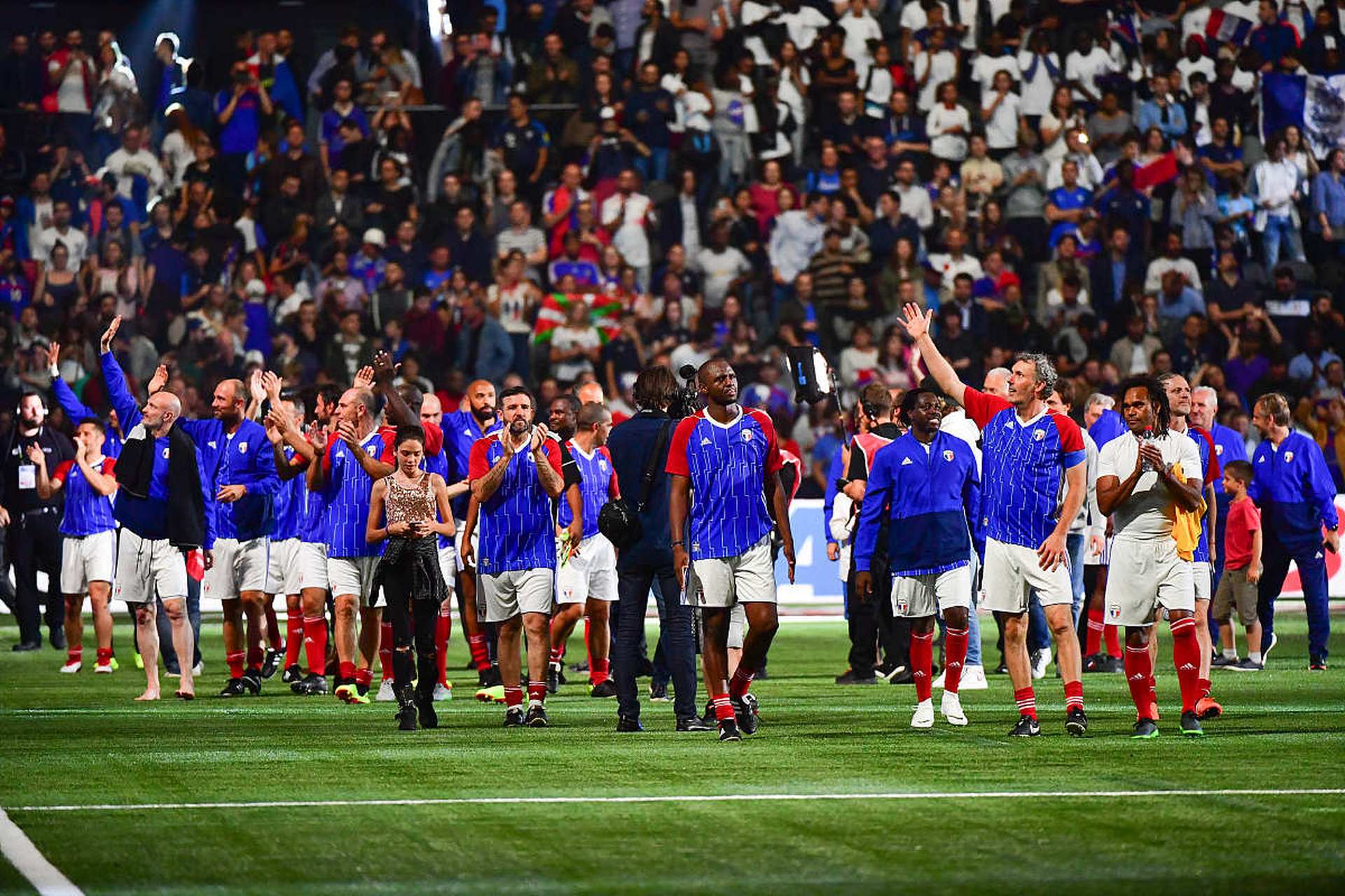 包含法国队鏖战奥地利队，波尔点燃赛场的词条