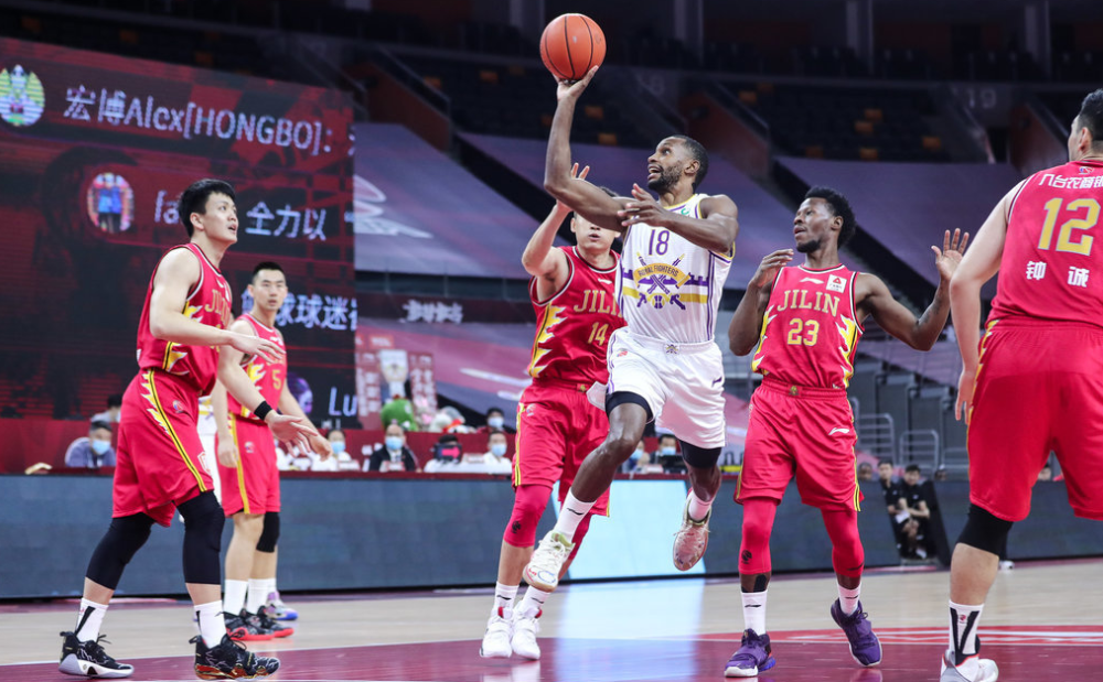 关于吉林队绝杀四川队，保罗关键制胜的信息