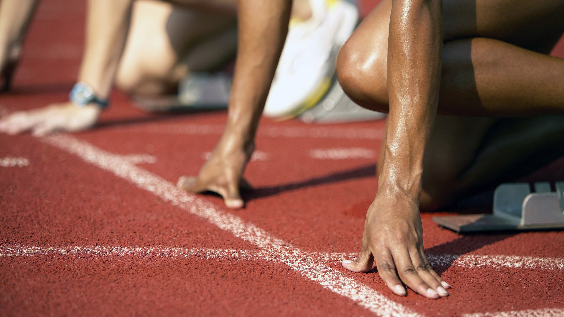 雷火电竞入驻-鏖战多哈，当波斯铁骑驶入F1赛道