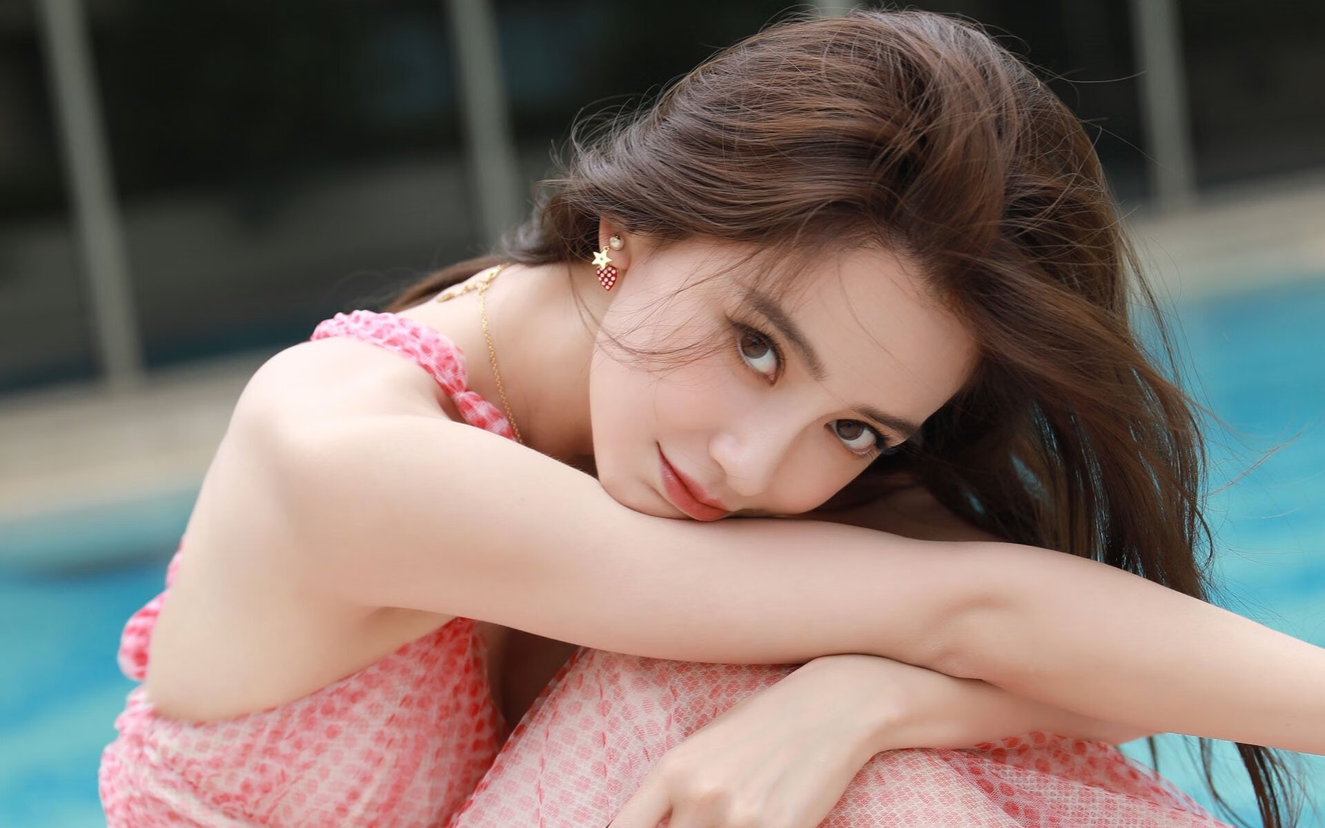 雷火电竞网站-舞台之上，英雄独舞；舞台之下，军团碾过—足球场上的史诗与战术