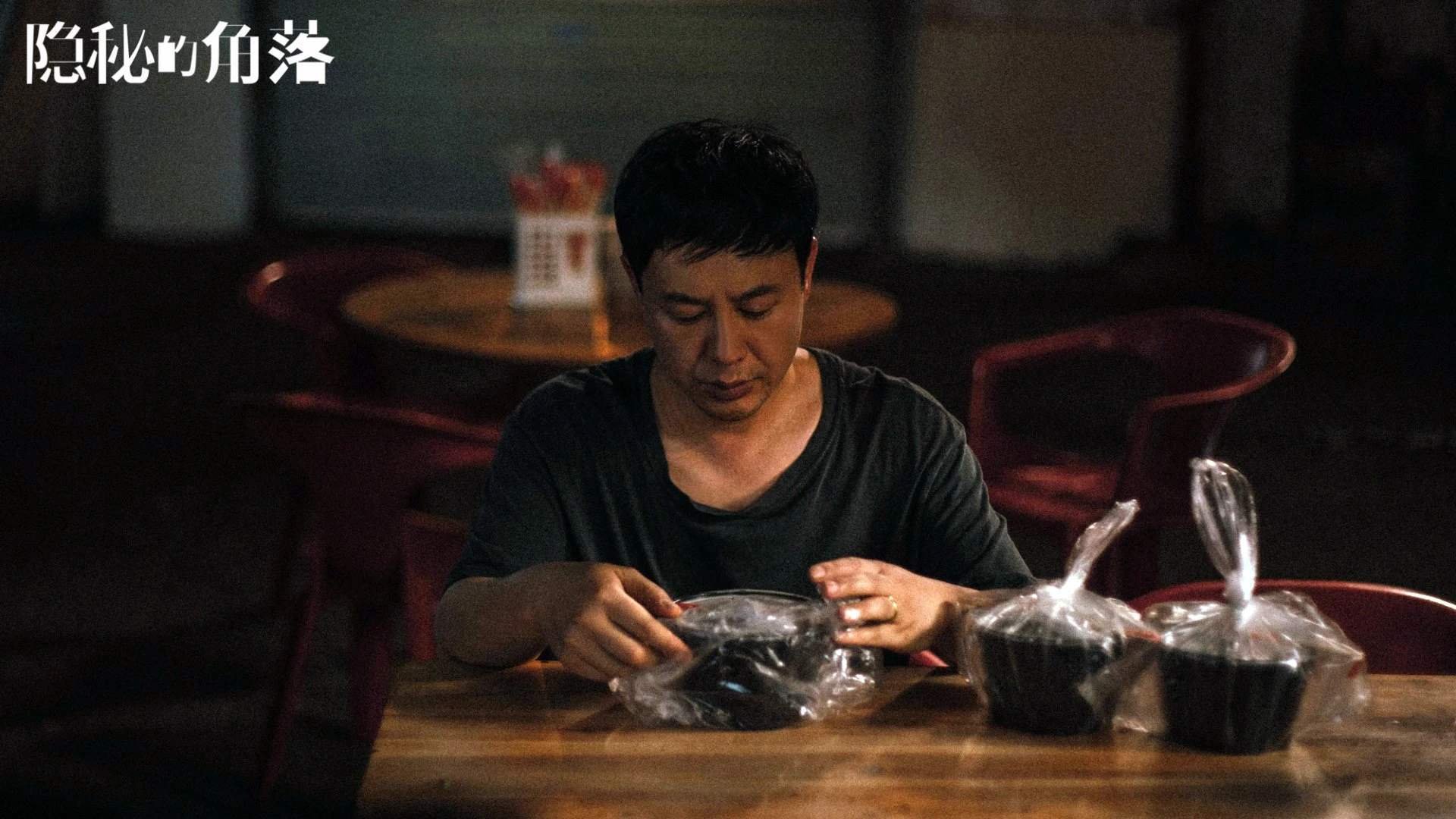 雷火电竞主播-恩比德统治纽约德比！篮网险胜尼克斯背后是他的无争议全场最佳