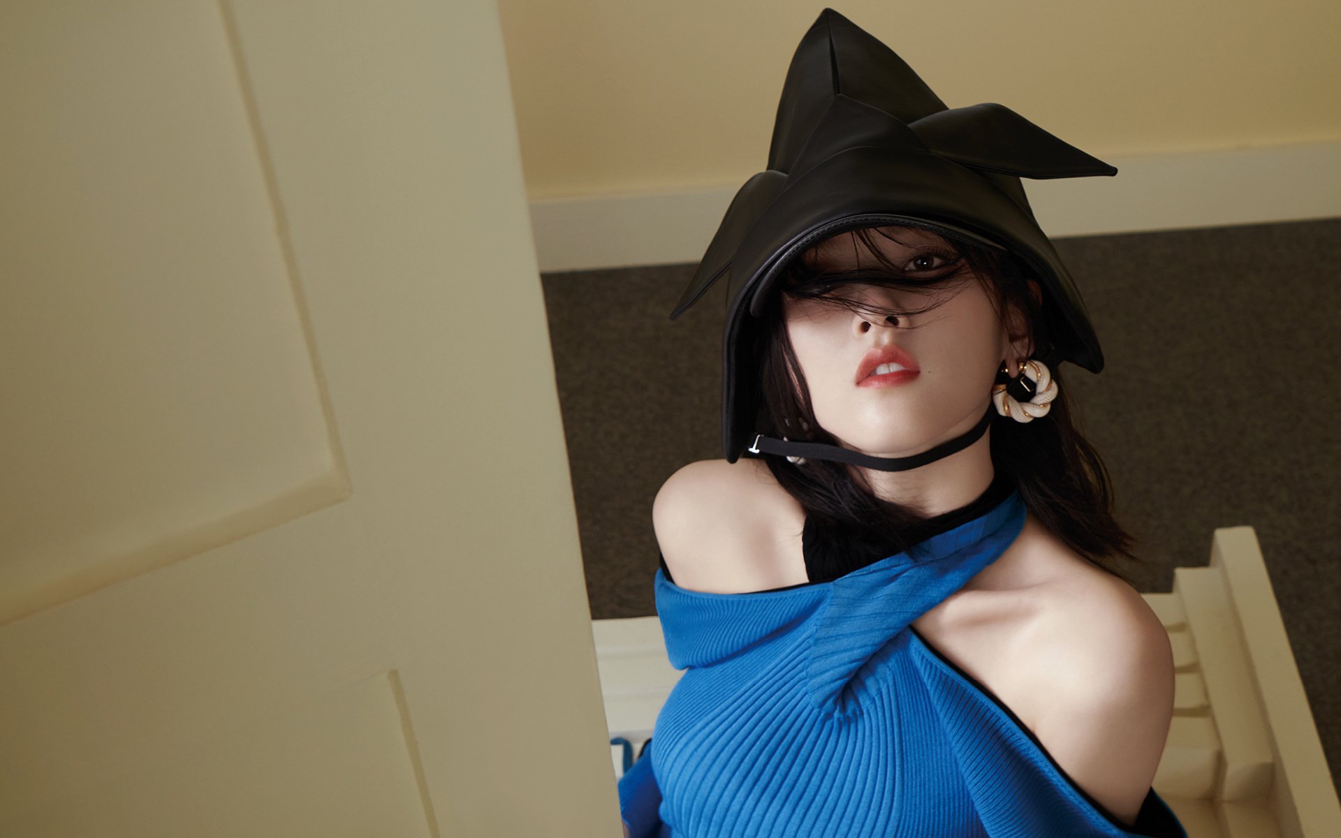 雷火电竞亚洲先驱-赛道如棋局，从F1揭幕战的团队博弈到巴萨胜出的战术变革