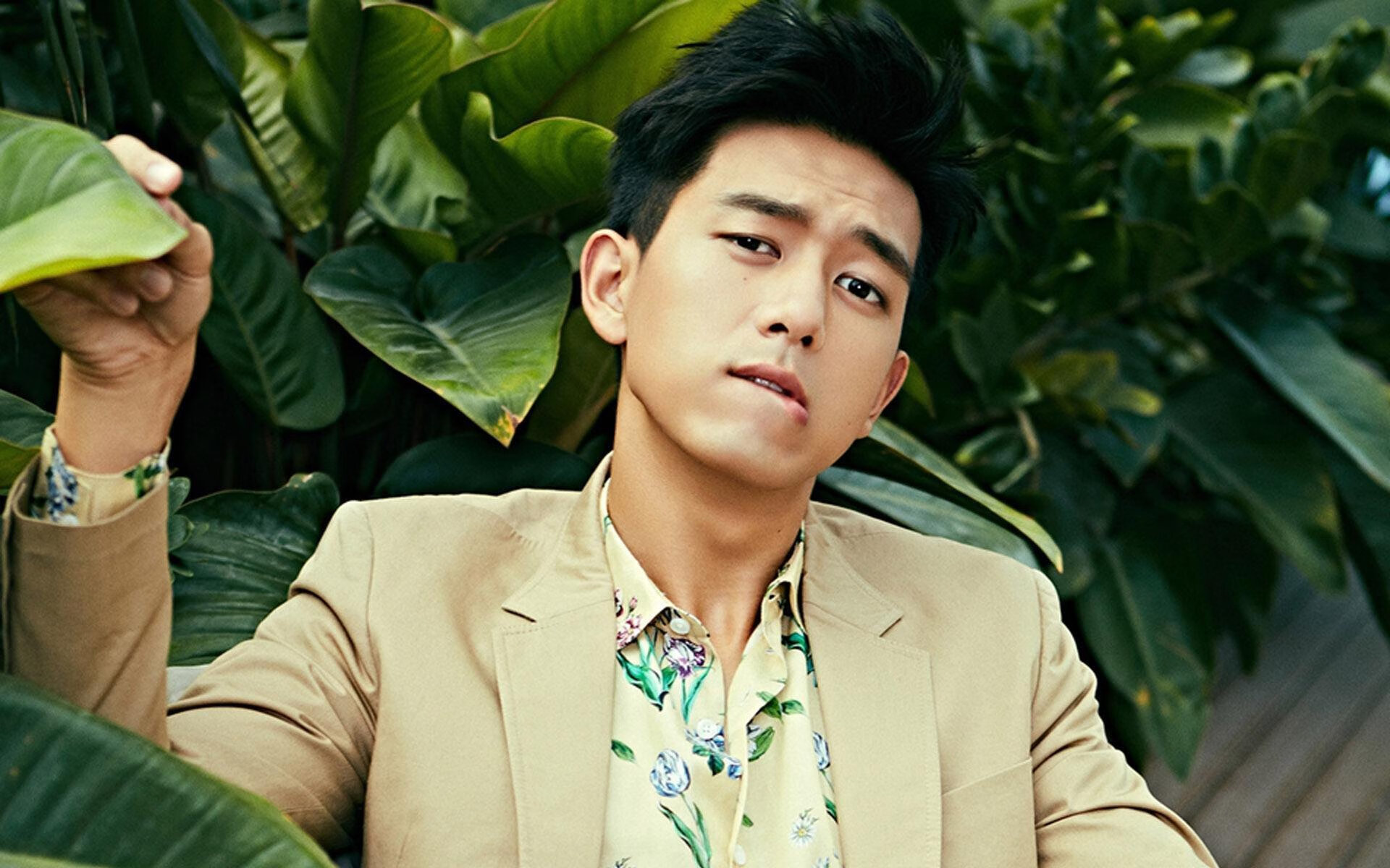 雷火电竞合作-孔德一夫当关，英超争冠之夜的隐形操盘手