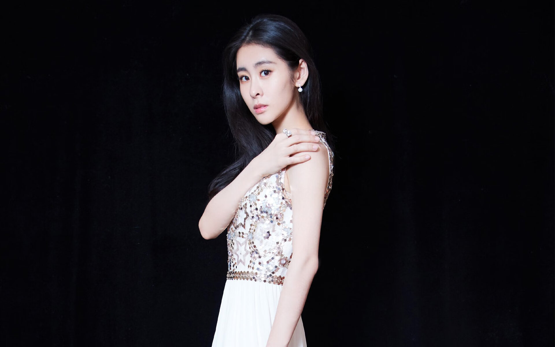 跨时空对决稳如泰山的掌控者，霍勒迪用冷静书写黄金一役，上海队客场淬炼王者之心