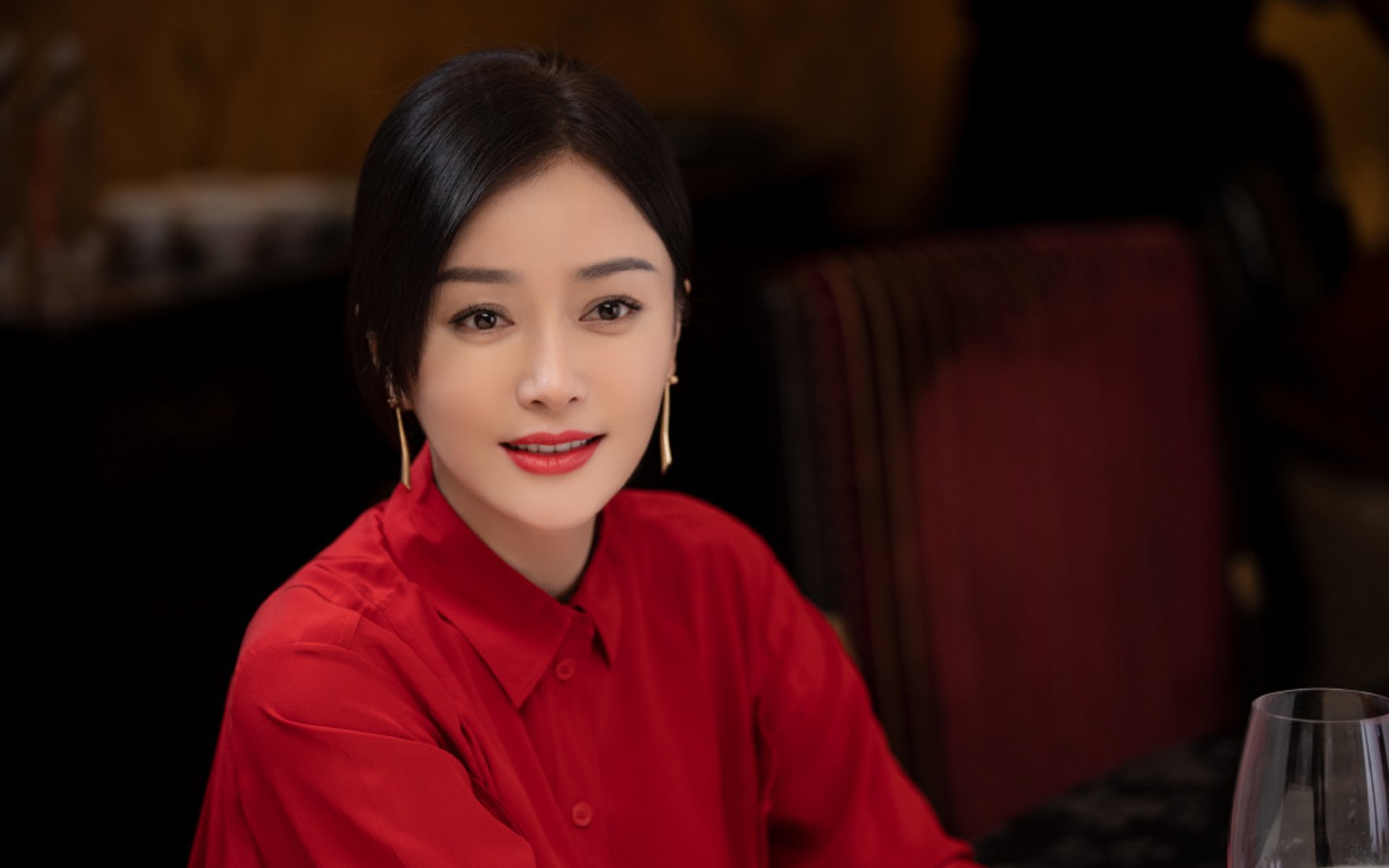 雷火电竞app-赫尔辛基之夜，迪亚斯的魔幻左脚，撕裂了樱花军团的世界杯幻梦